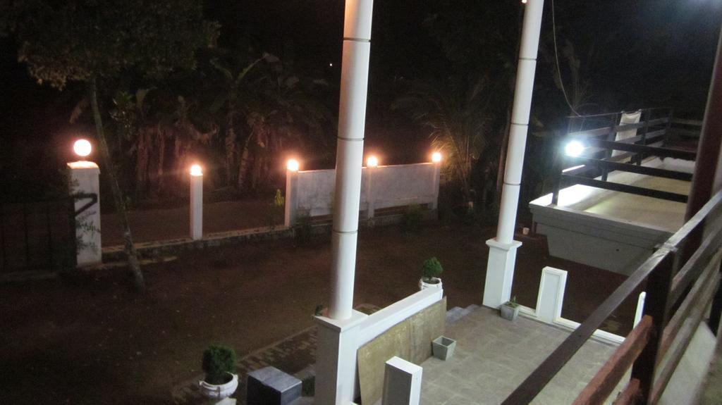 The Breeze Pinnawala Pinnawala  Exterior foto